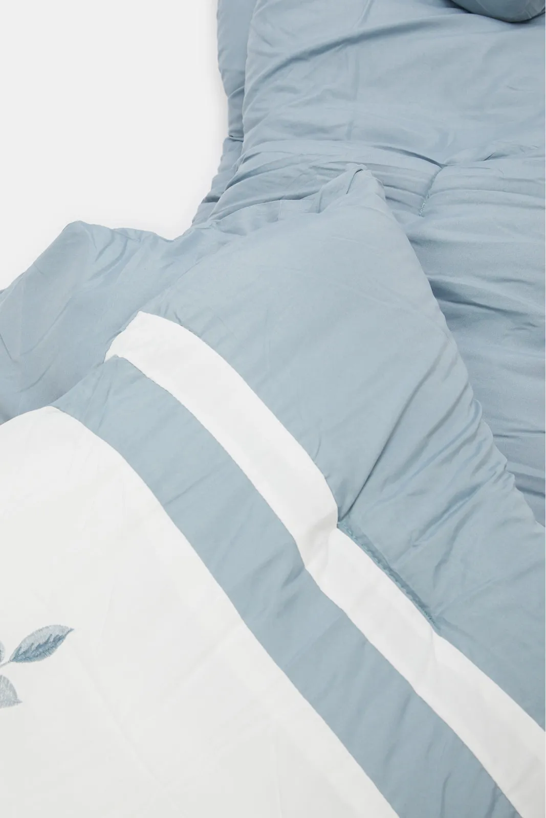 Blue And White 6 Piece Embroidery Comforter Set (King Size)