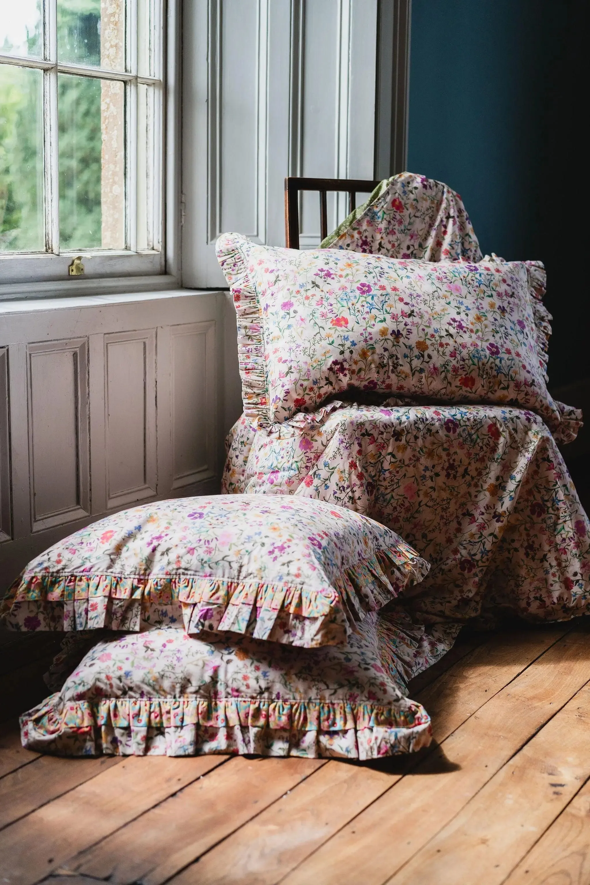 LINEN GARDEN & CAPEL PISTACHIO Liberty Reversible Heirloom Quilt